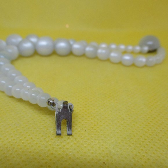 Vintage RICHELIEU MOONGLOW Bracelet Light Blue Moonglow Richelieu Double Strand - Picture 15 of 16